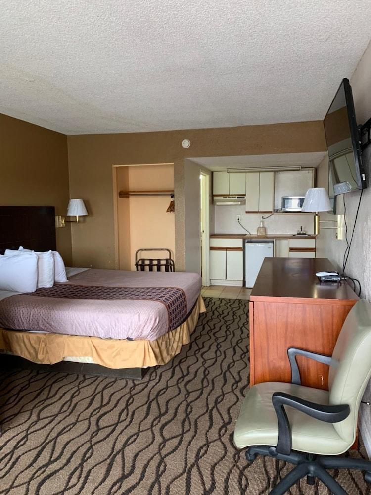 Zainee Inc Budgetel Inn And Suites Augusta Esterno foto